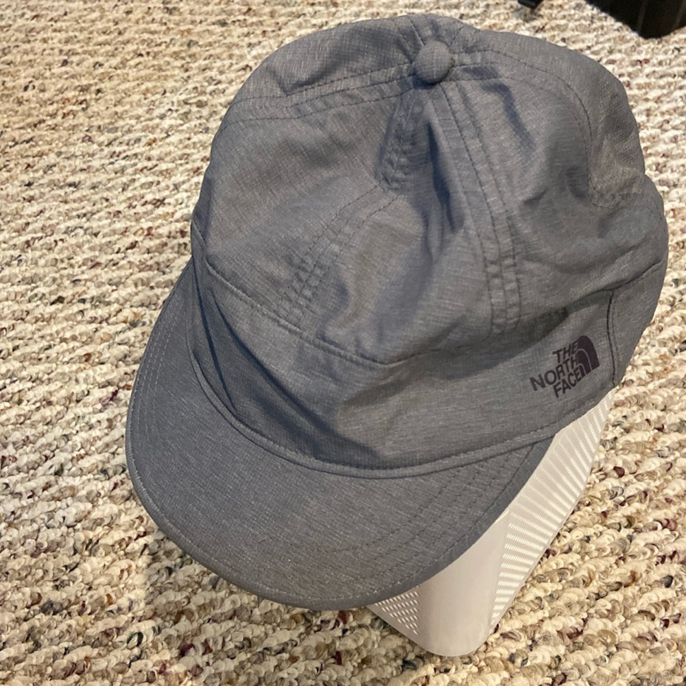 COPY - Women’s short brim North face hat